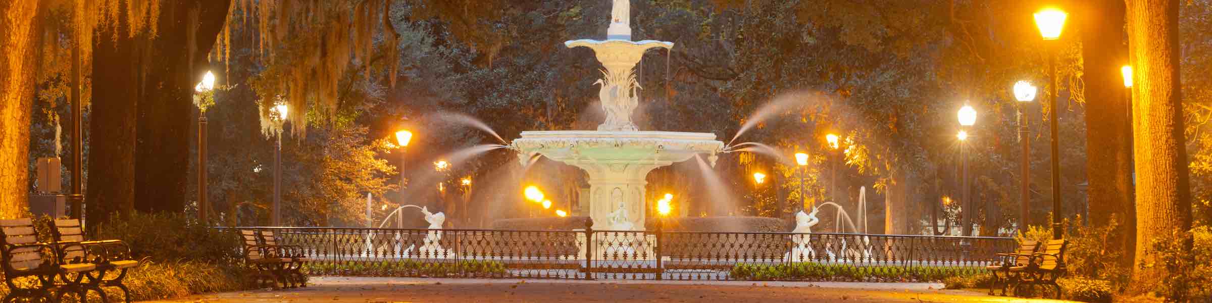 The fountain in Forsyth Park, Savannah, at night.